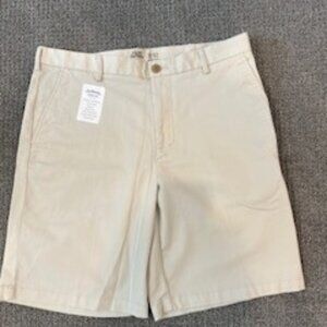 NWT IZOD Mens Khaki Saltwater Shorts-33" Waist, 9.5" Inseam never worn.